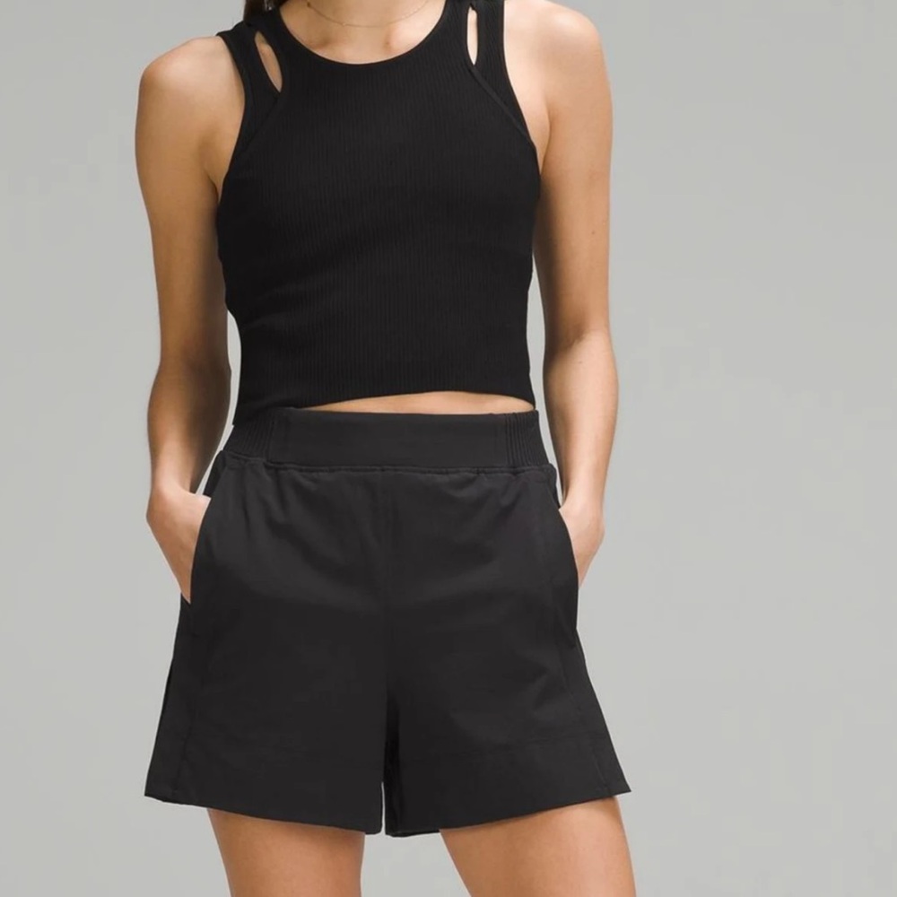 Lululemon Stretch Woven 4” Short Size XS Black High Rise Relaxed Fit EUC